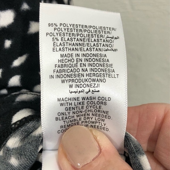 ELLEN TRACY - BLACK & WHITE SLINKY TOP / BLOUSE- SZ LARGE -GREAT CONDITION - B14 - Picture 5 of 13